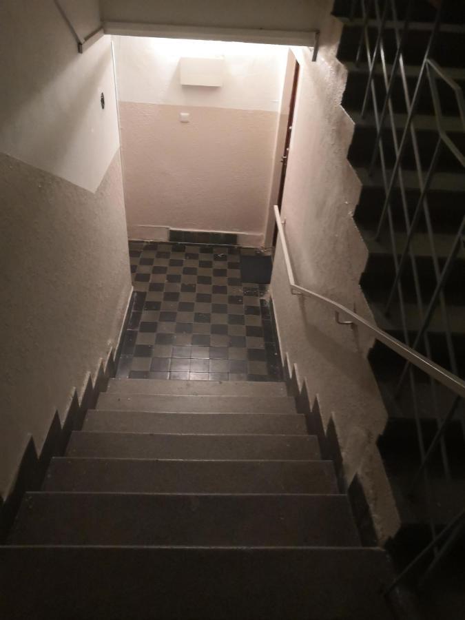 Economy Flat 18 Minutes From Vaclavske Namesti Prag Exteriör bild